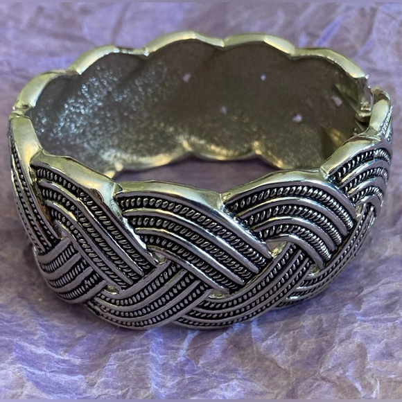 Clasp bracelet - Picture 3 of 4